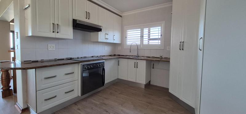 To Let 3 Bedroom Property for Rent in Outeniqua Strand Western Cape